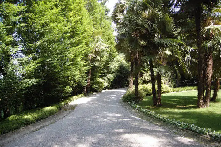 Villa-singola-liberty-con-dependance-in-vendita-a-Merate-7
