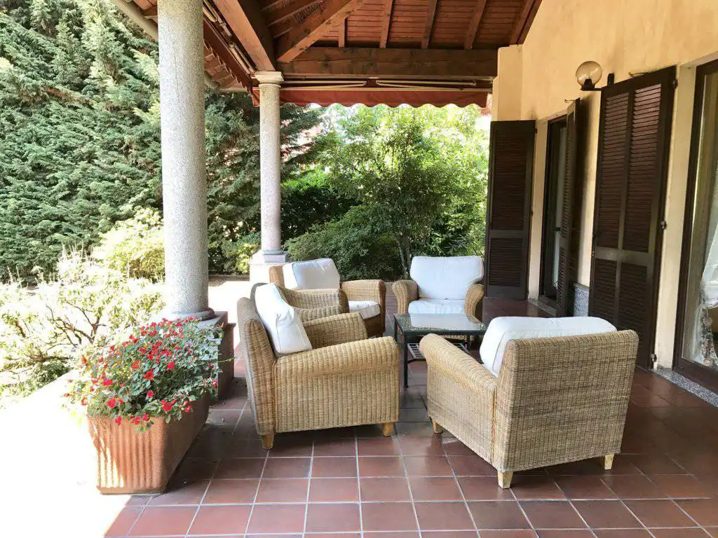 Villa-singola-signorile-in-vendita-a-Busnago-in-Brianza-10
