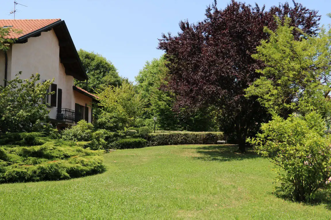 Villa-singola-signorile-in-vendita-a-Busnago-in-Brianza-34