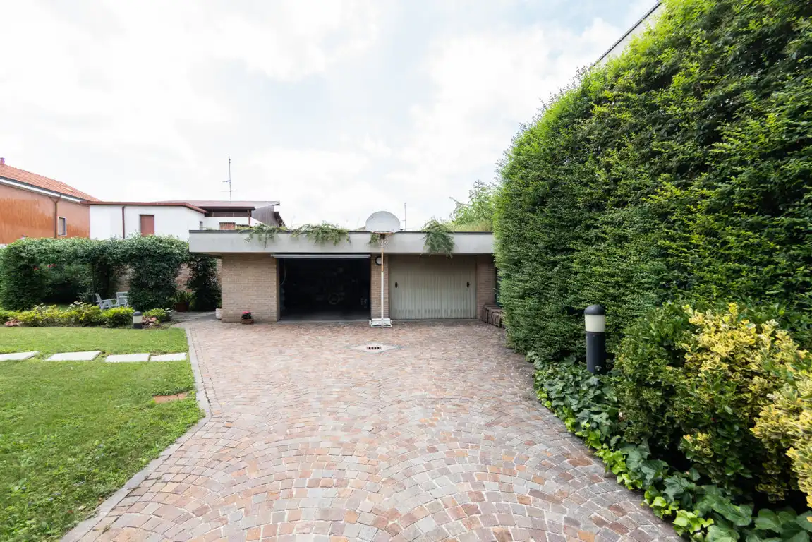 villa-in-vendita-a-paderno-dugnano (11)