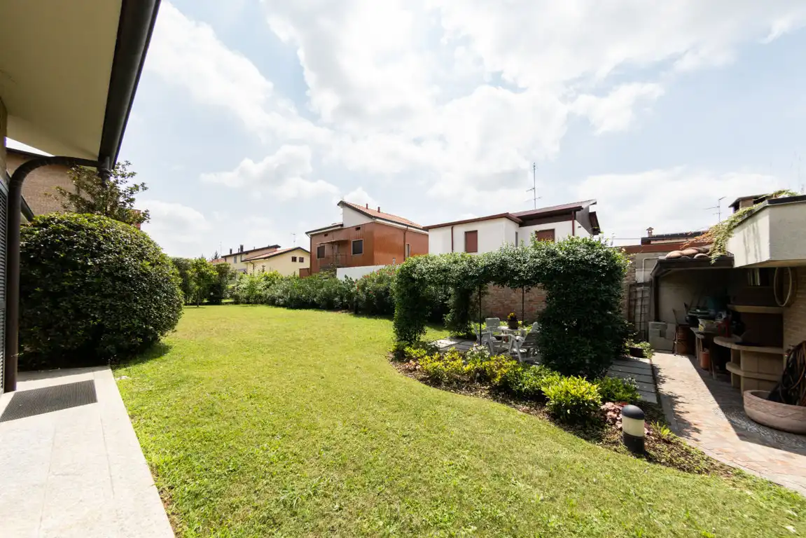 villa-in-vendita-a-paderno-dugnano (15)