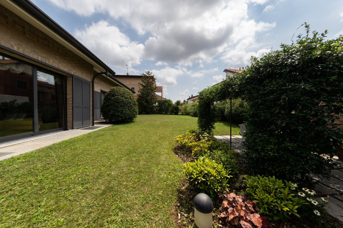 villa-in-vendita-a-paderno-dugnano (8)