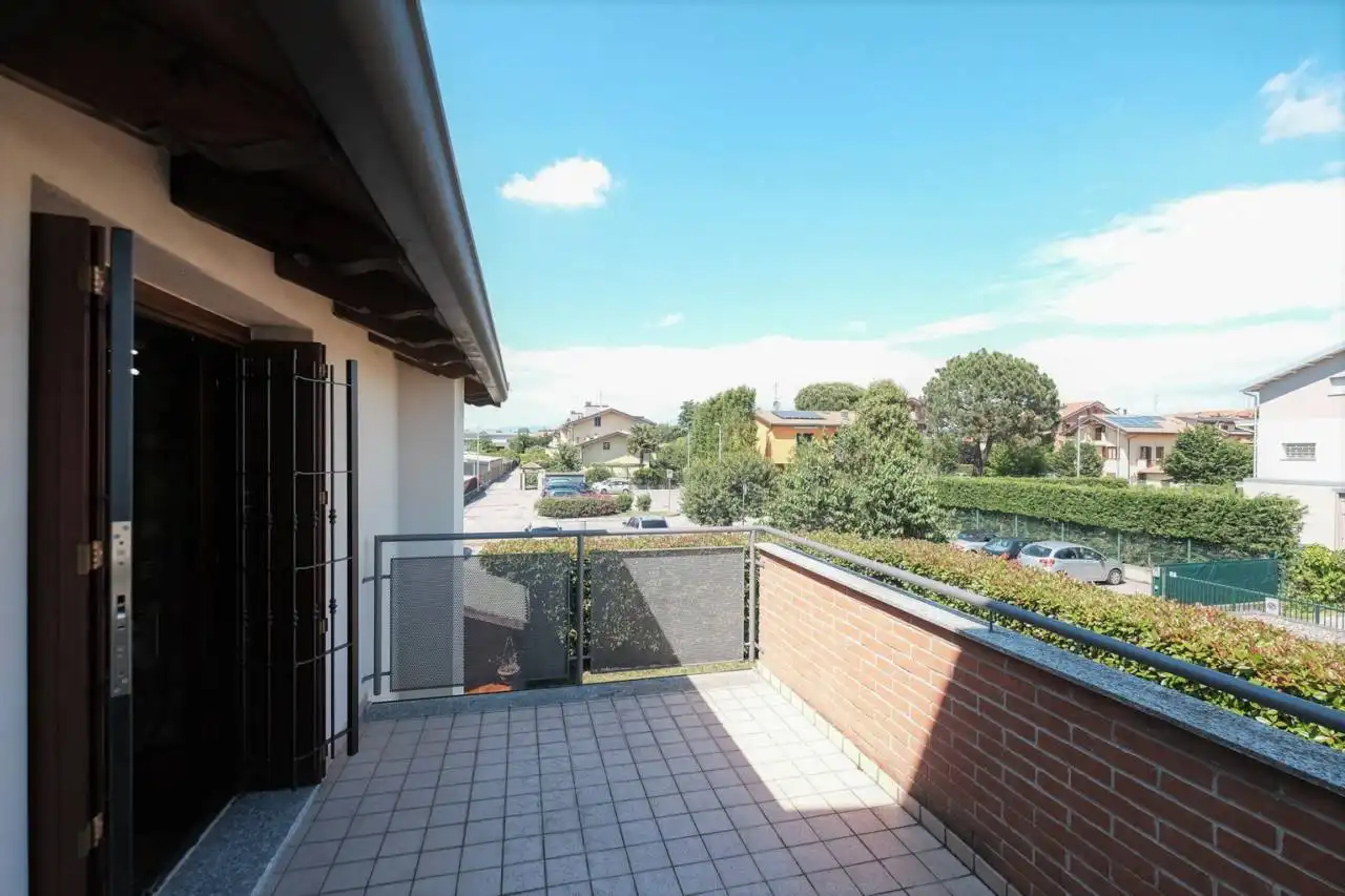 vendita-villa-ornago (35)