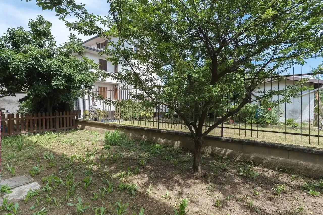villa-in-vendita-a-vimercate (16)