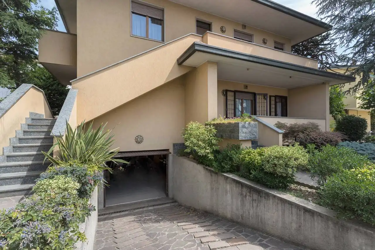 villa-in-vendita-a-vimercate (9)