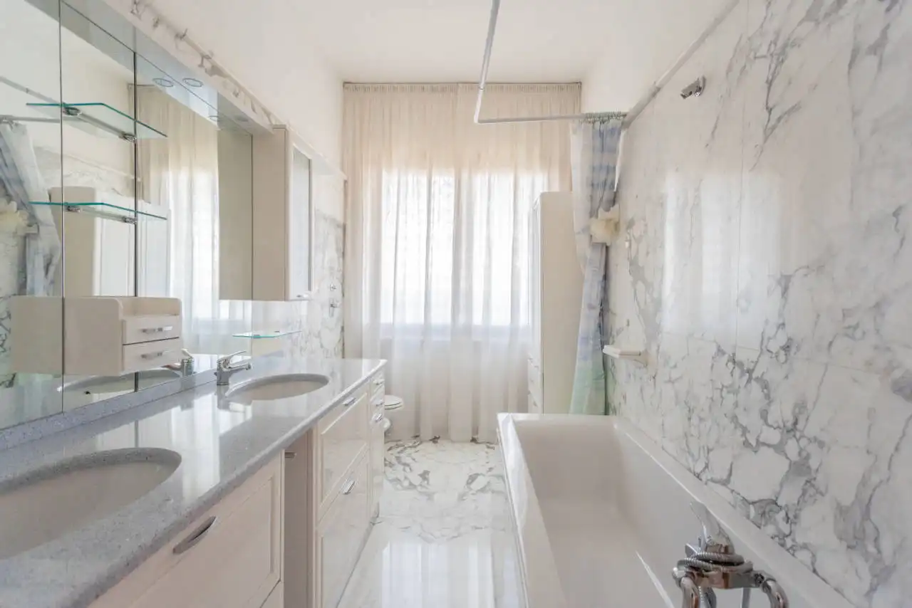 Villa con piscina in vendita a Rozzano (14) - Copia