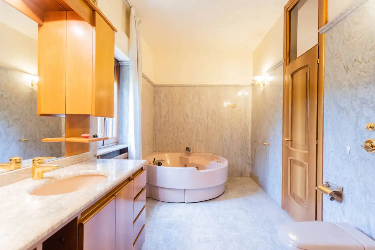 Villa con piscina in vendita a Rozzano (15)