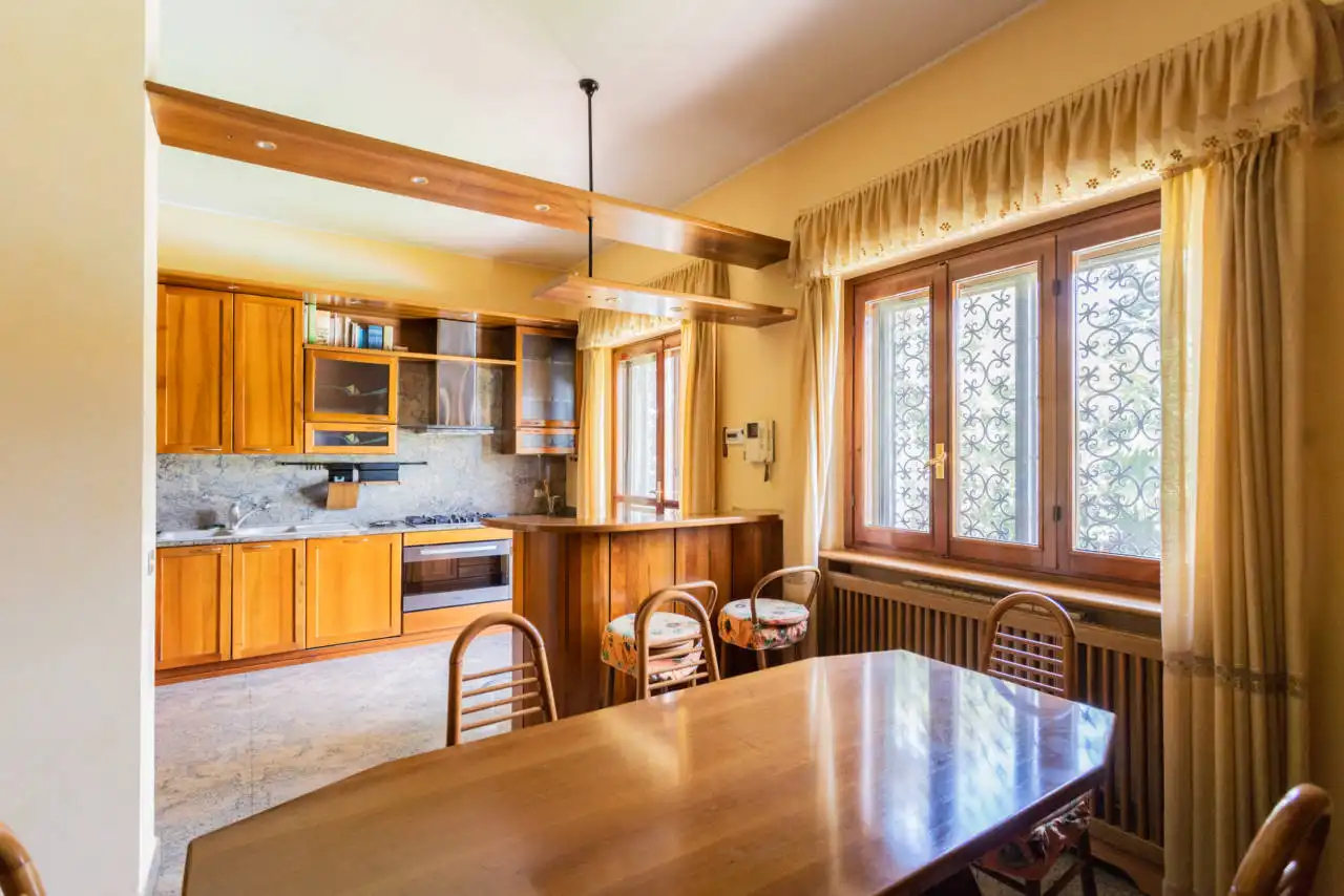 Villa con piscina in vendita a Rozzano (21)