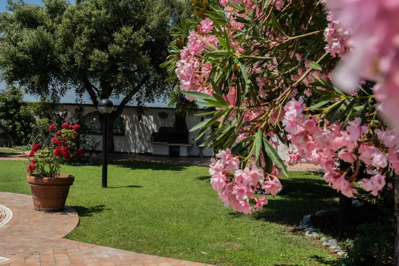 Villa con piscina in vendita a Rozzano (25)