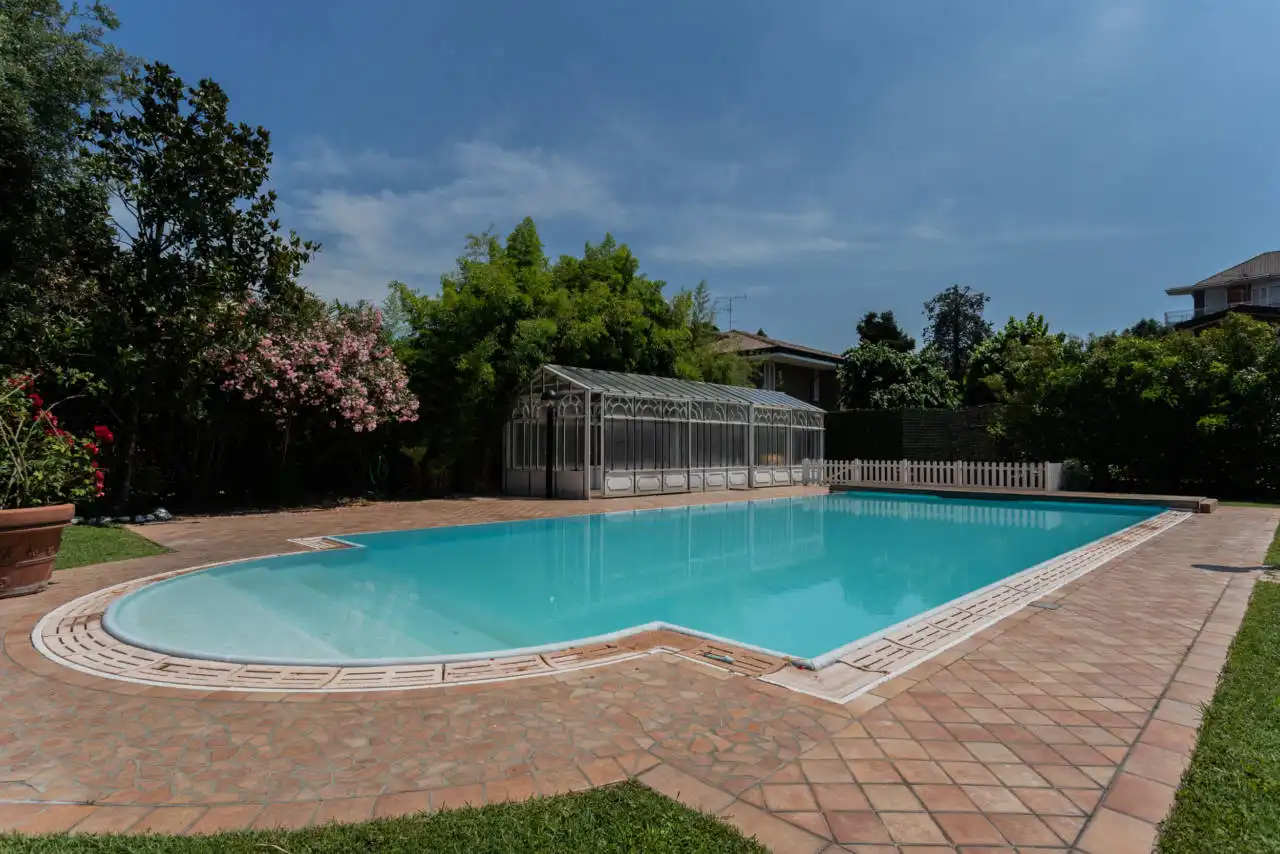 Villa con piscina in vendita a Rozzano (29)
