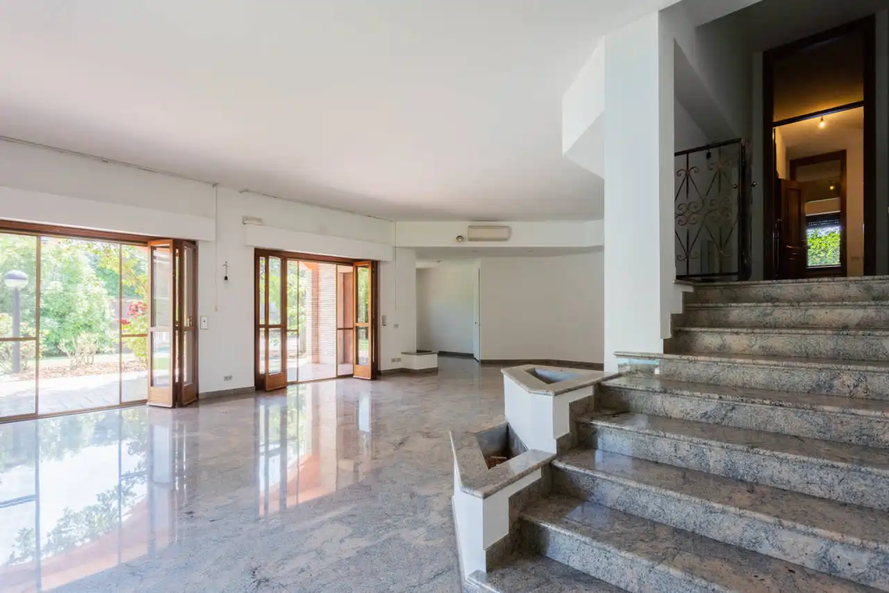 Villa con piscina in vendita a Rozzano (43)