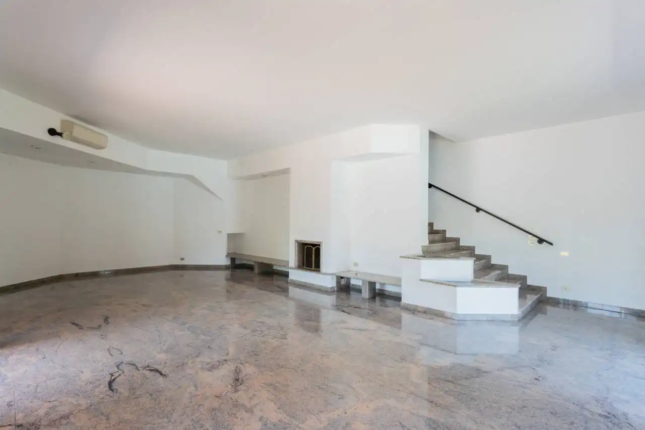 Villa con piscina in vendita a Rozzano (44)