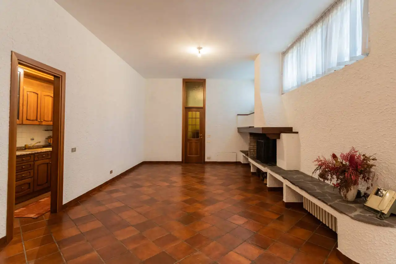 Villa con piscina in vendita a Rozzano (9)