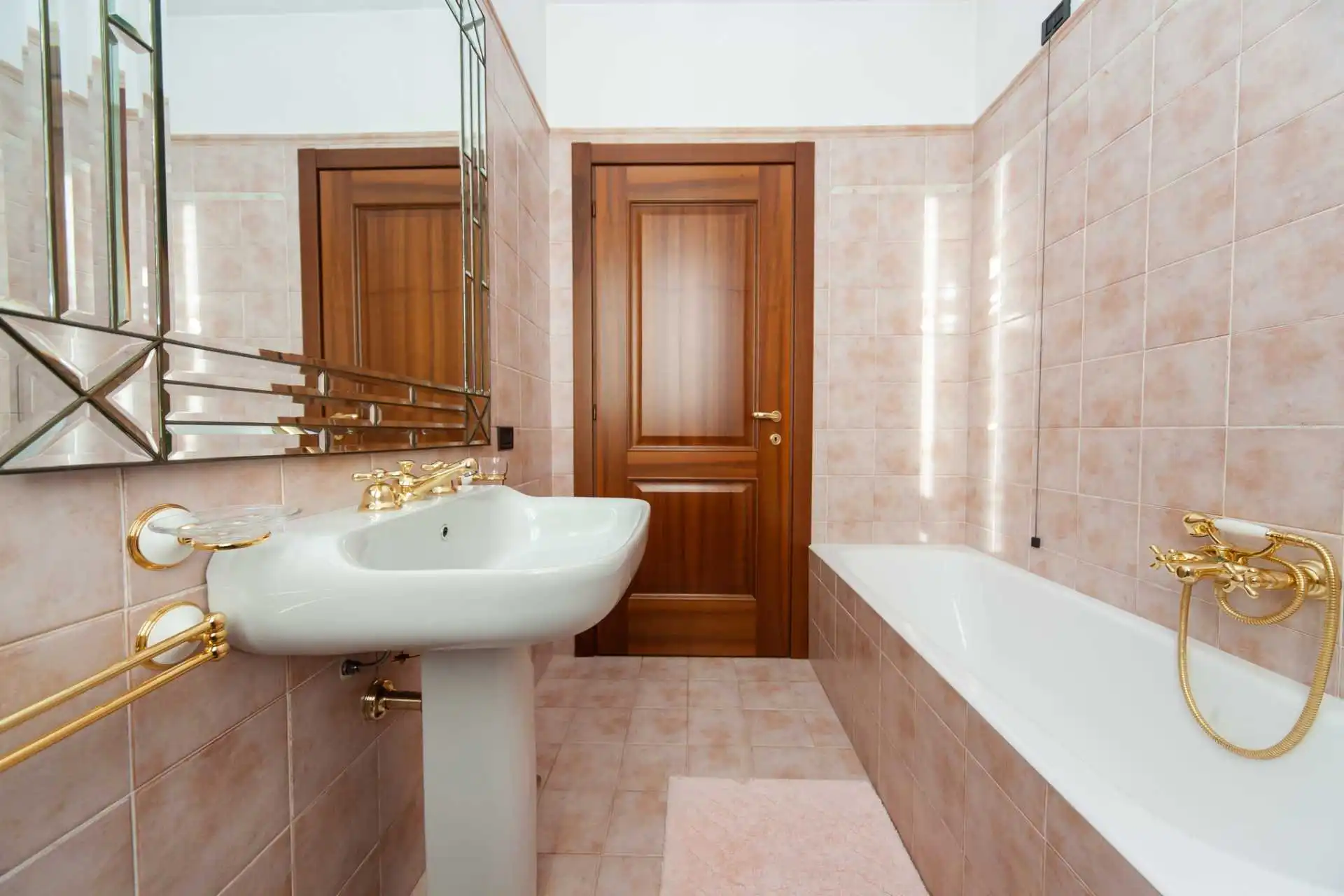 Villa-singola-in-vendita-a-Bernareggio (55)