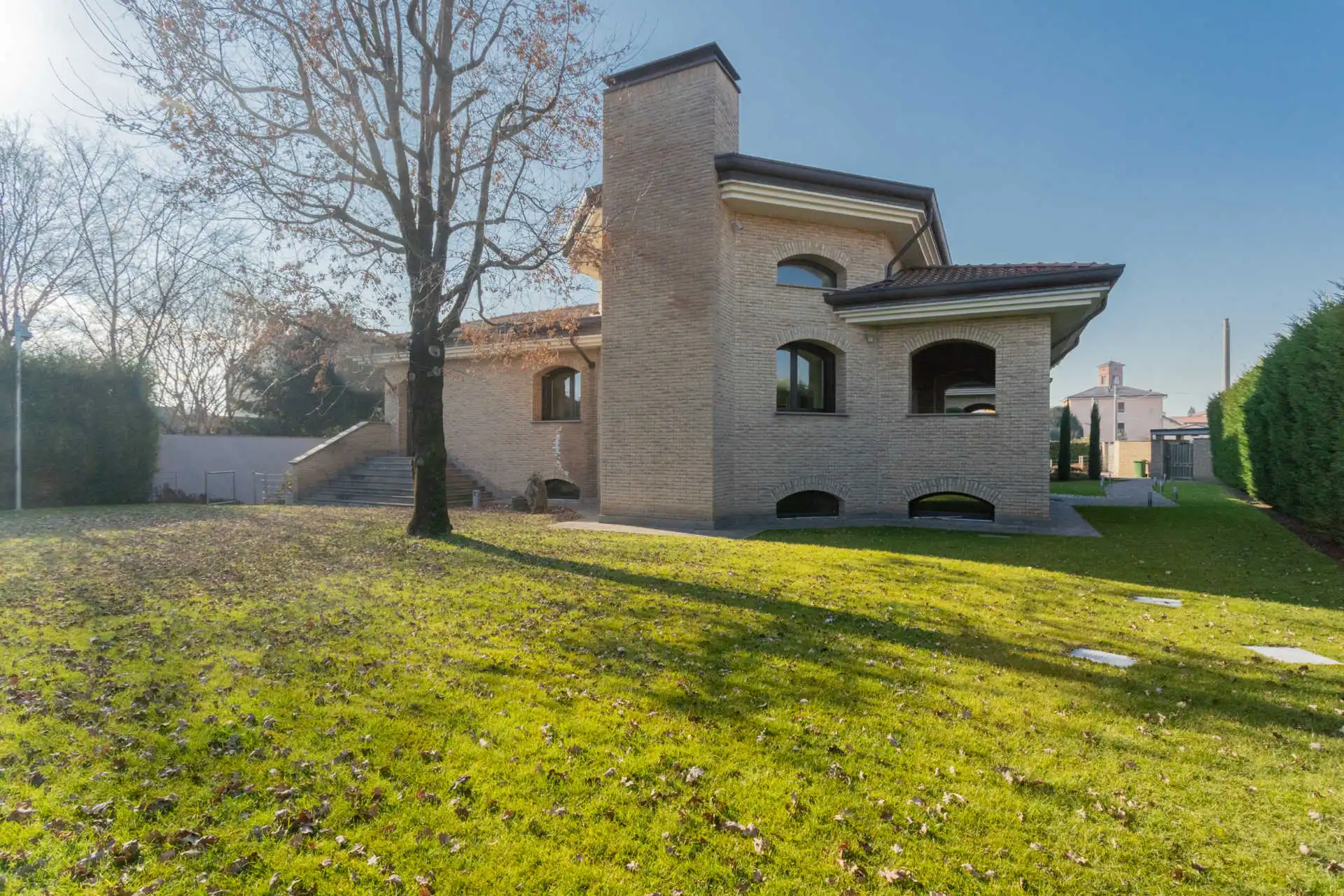 Villa-con-piscina-in-vendita-a-Mezzago (65)
