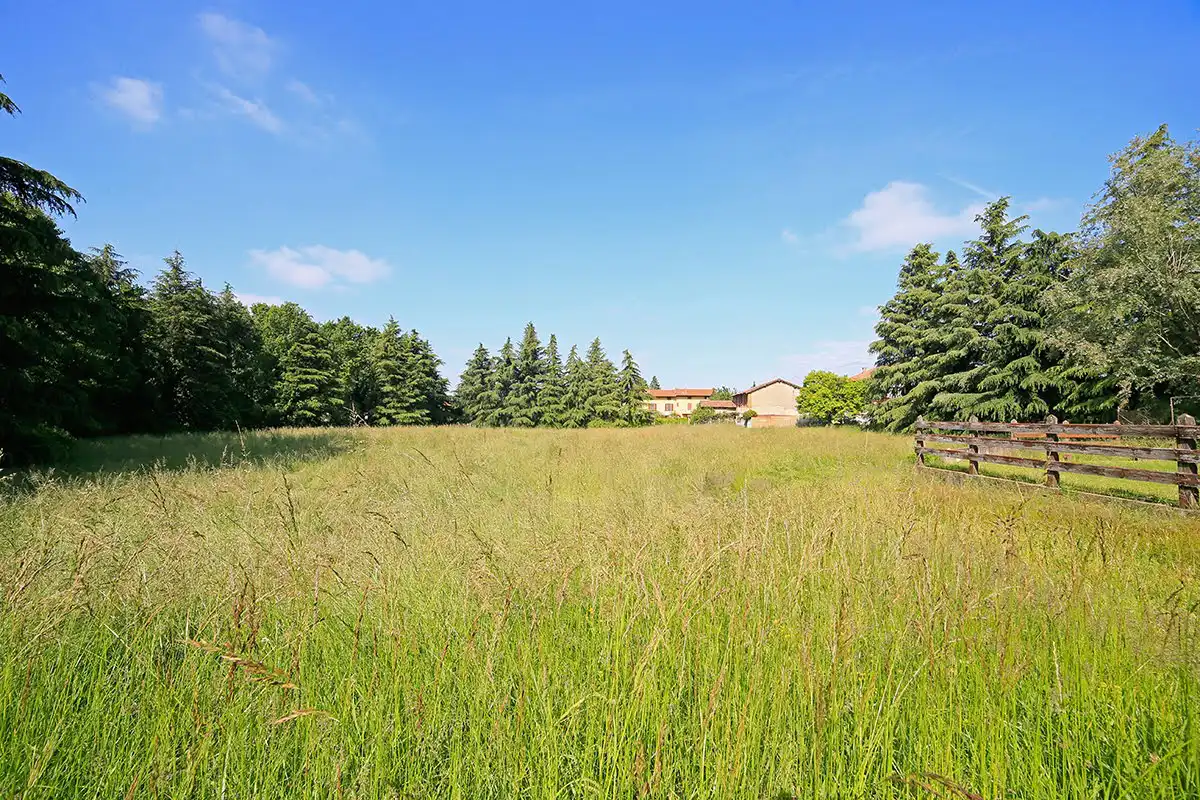 Casatenovo-villa-con-parco-in-vendita (11)