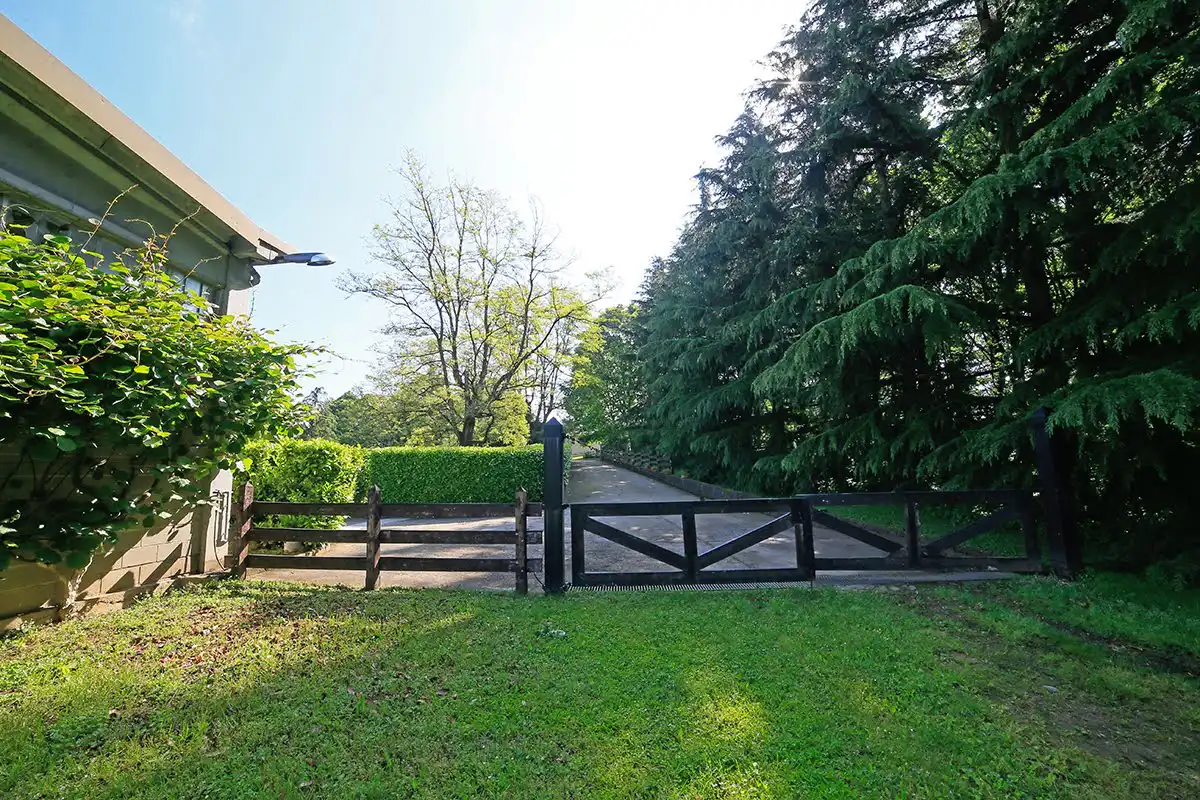 Casatenovo-villa-con-parco-in-vendita (15)