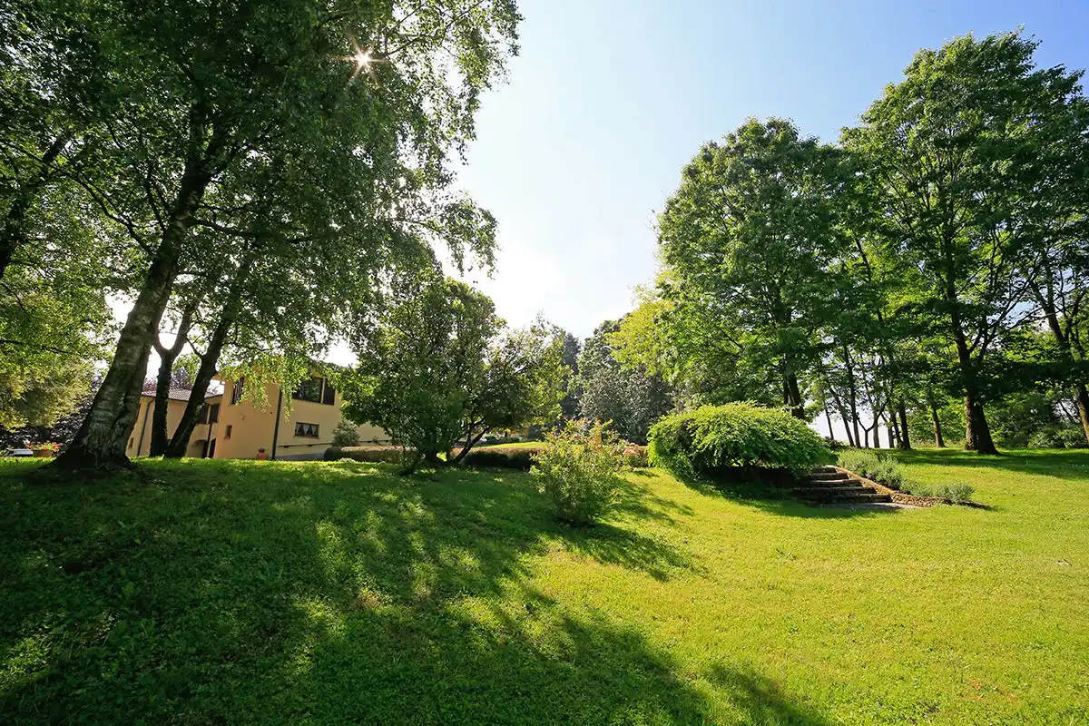 Casatenovo-villa-con-parco-in-vendita (26)