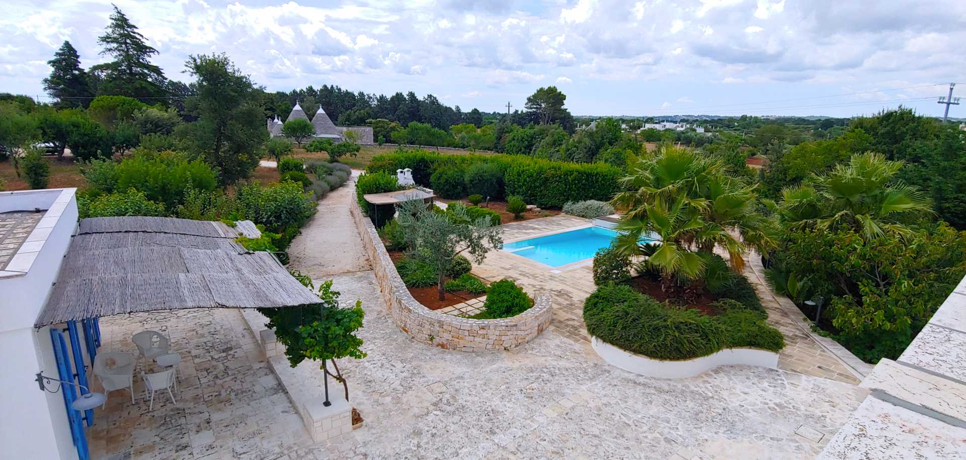 Puglia-vendita-Villa-con-Trullo-e-piscina (12)