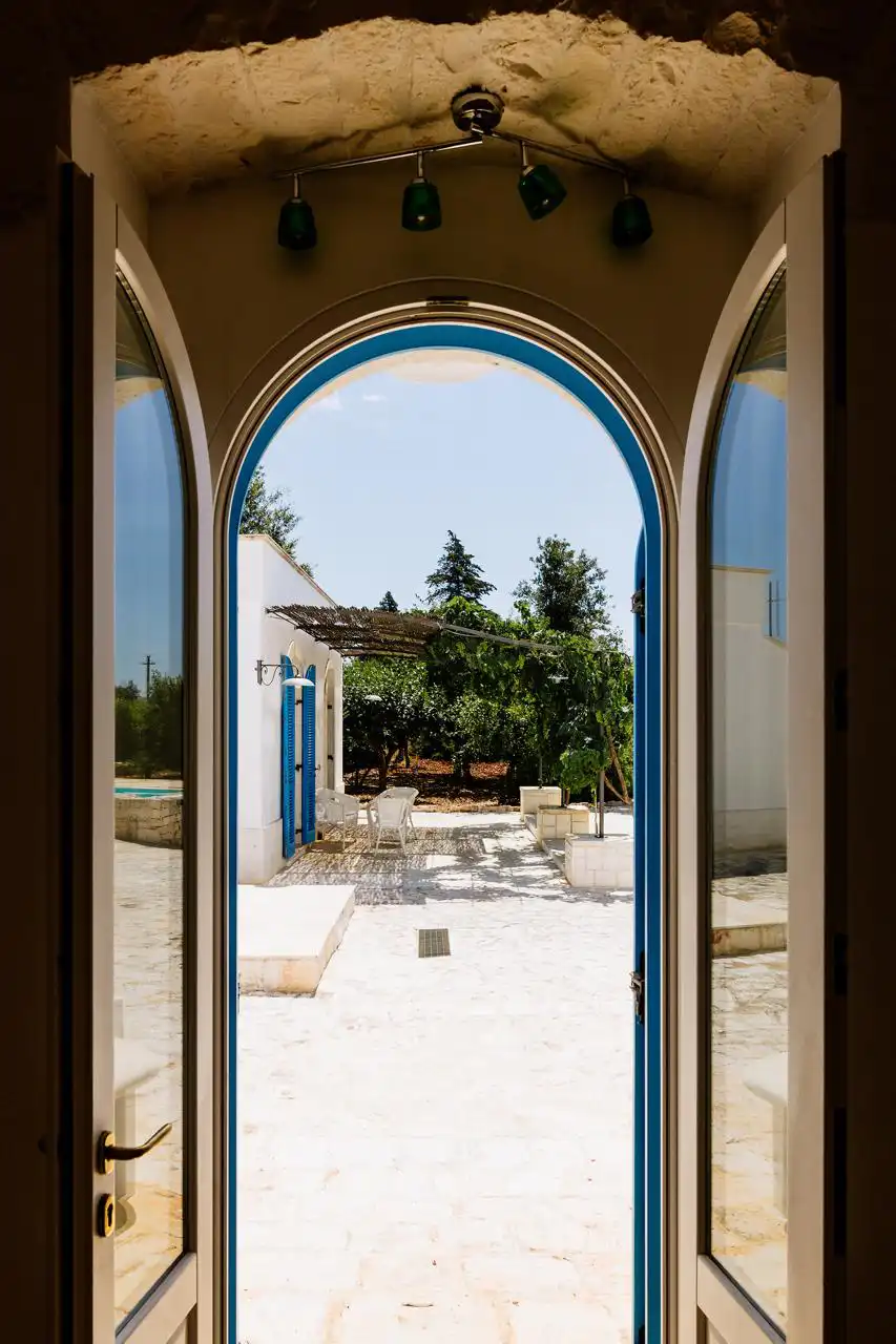 Puglia-vendita-Villa-con-Trullo-e-piscina (16)