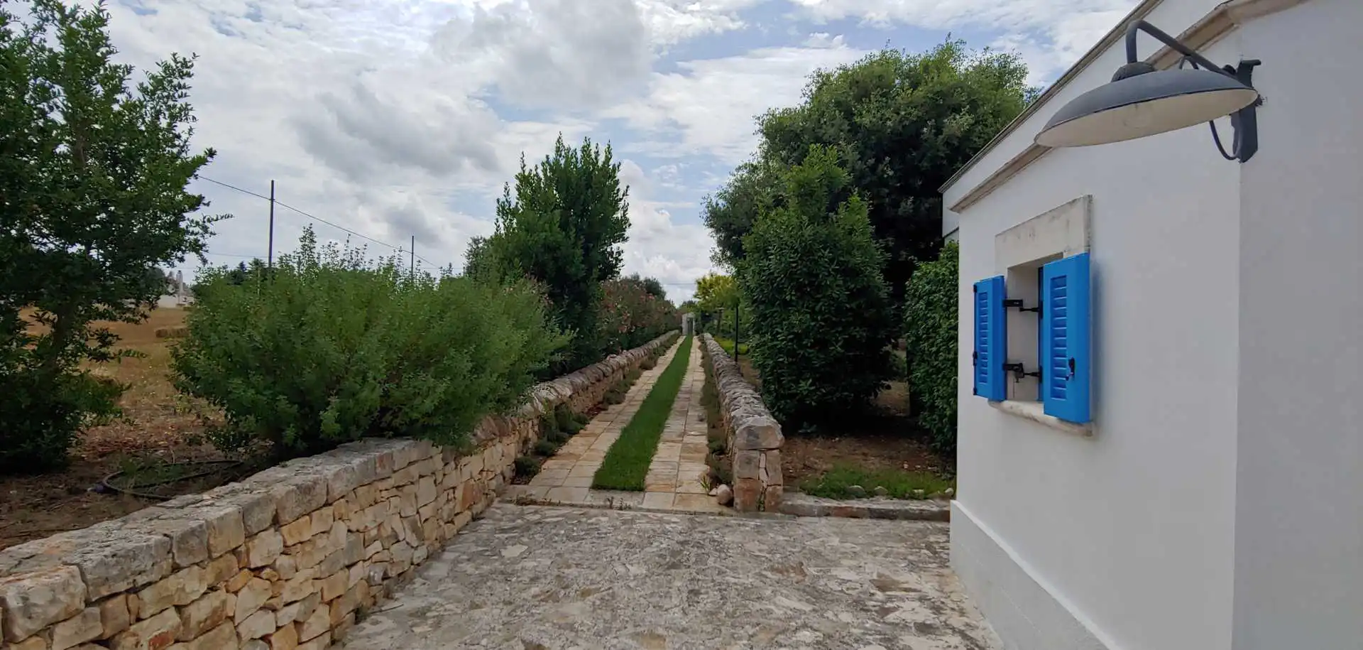 Puglia-vendita-Villa-con-Trullo-e-piscina (18)