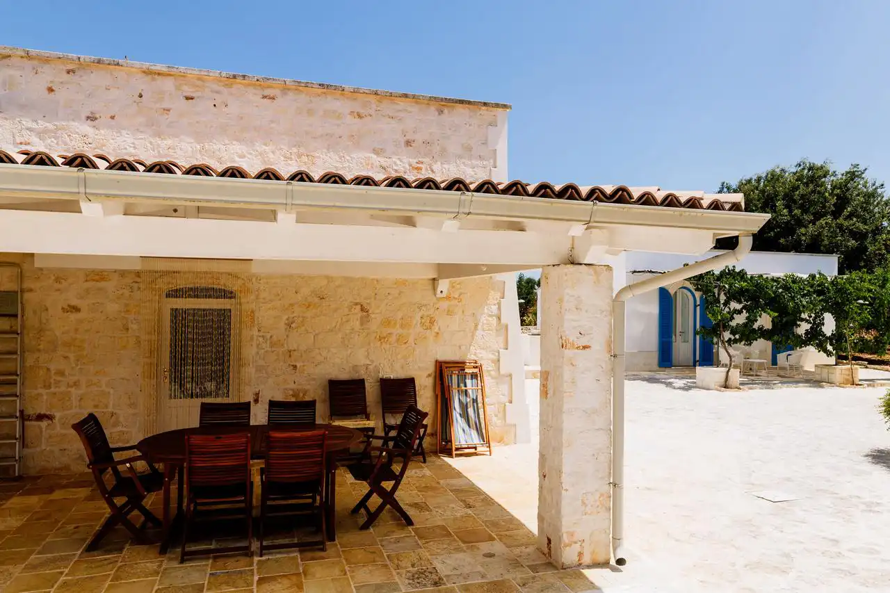 Puglia-vendita-Villa-con-Trullo-e-piscina (19)