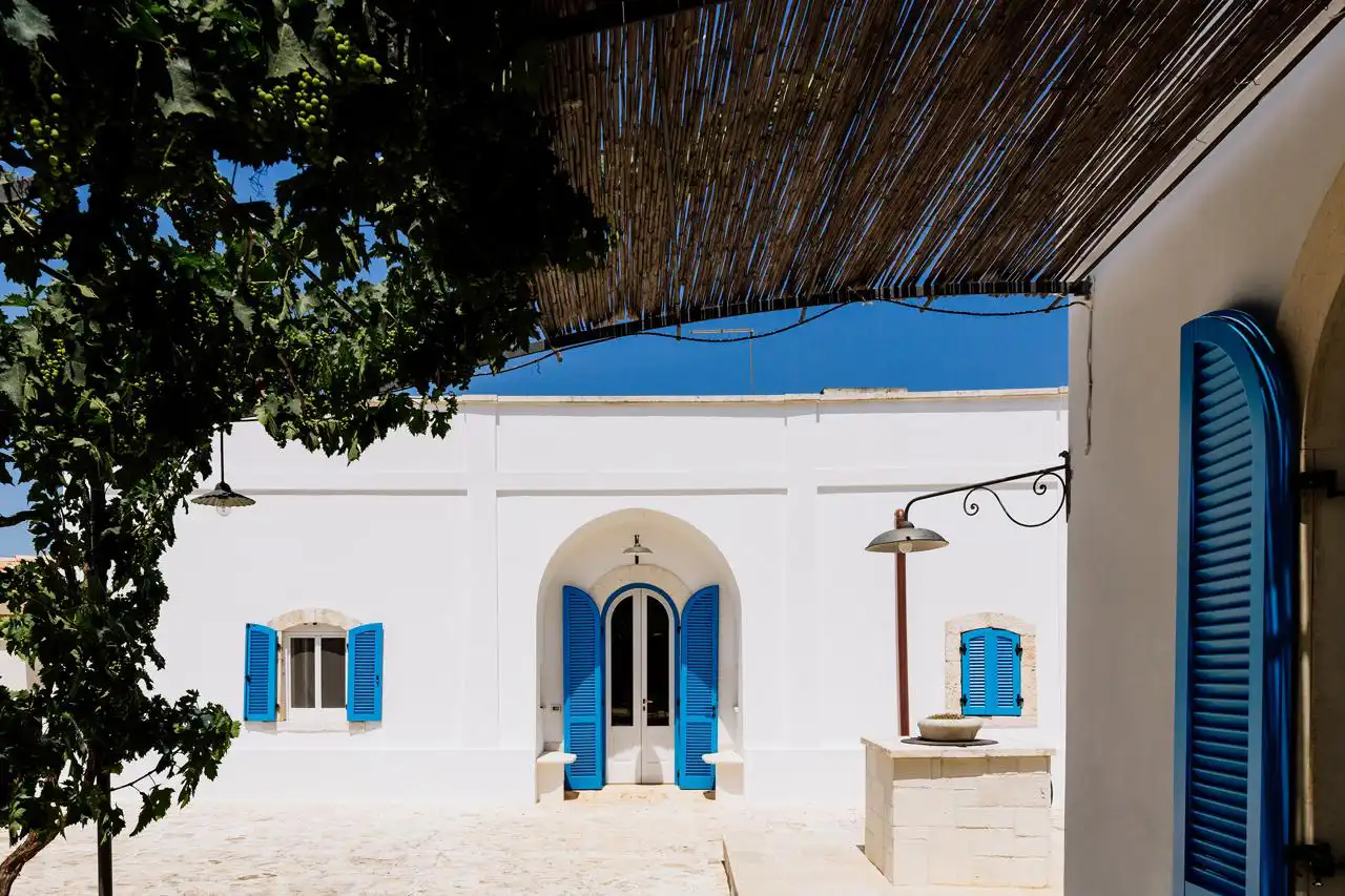 Puglia-vendita-Villa-con-Trullo-e-piscina (2)