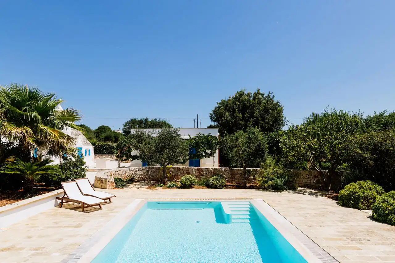 Puglia-vendita-Villa-con-Trullo-e-piscina (23)