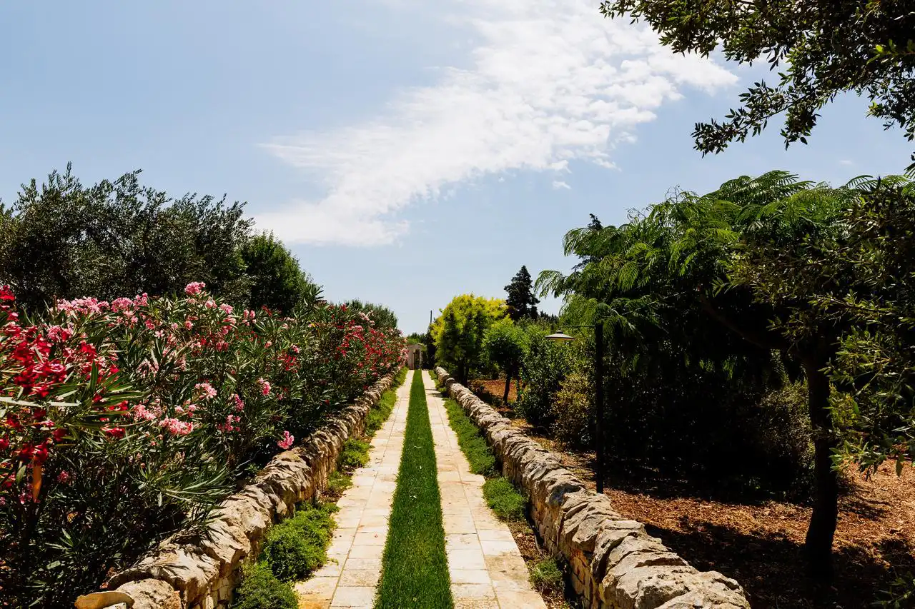 Puglia-vendita-Villa-con-Trullo-e-piscina (30)
