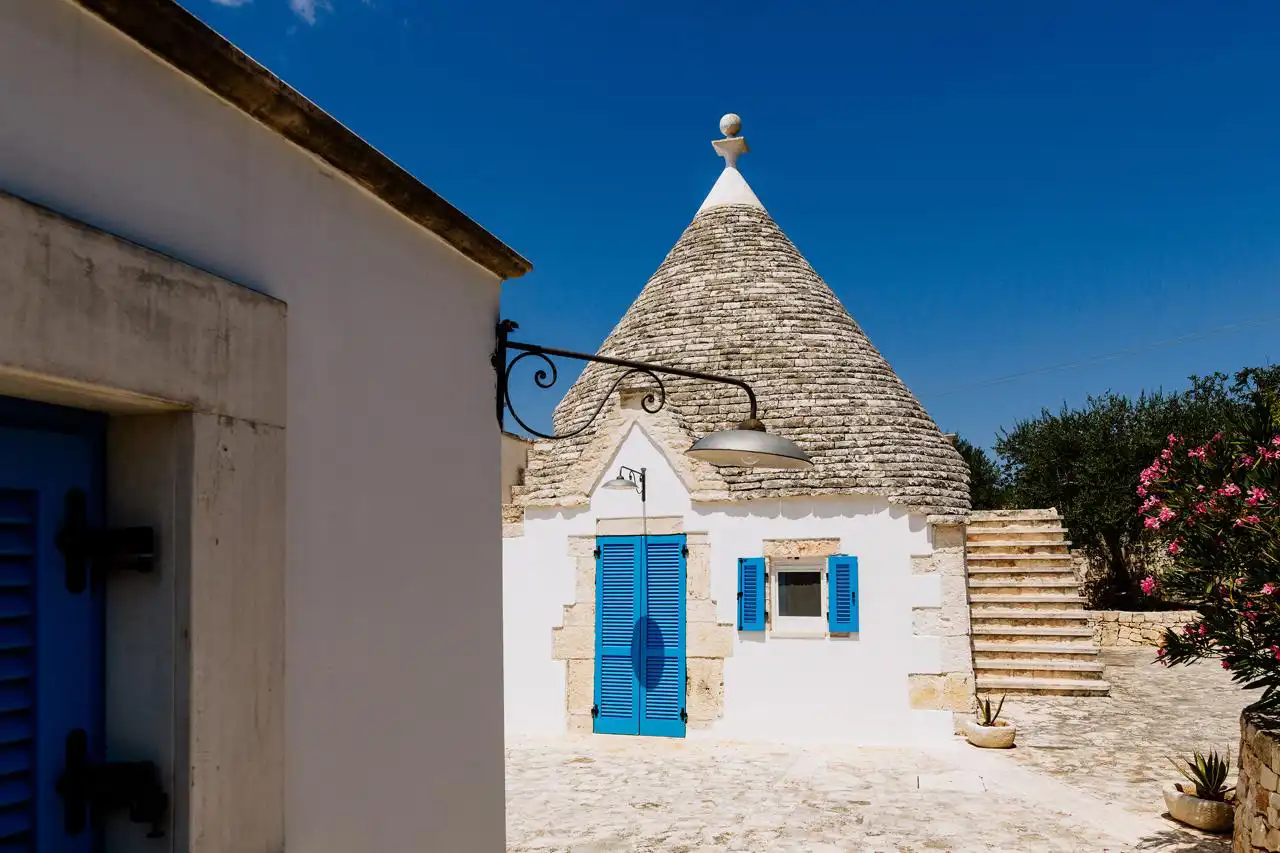 Puglia-vendita-Villa-con-Trullo-e-piscina (31)