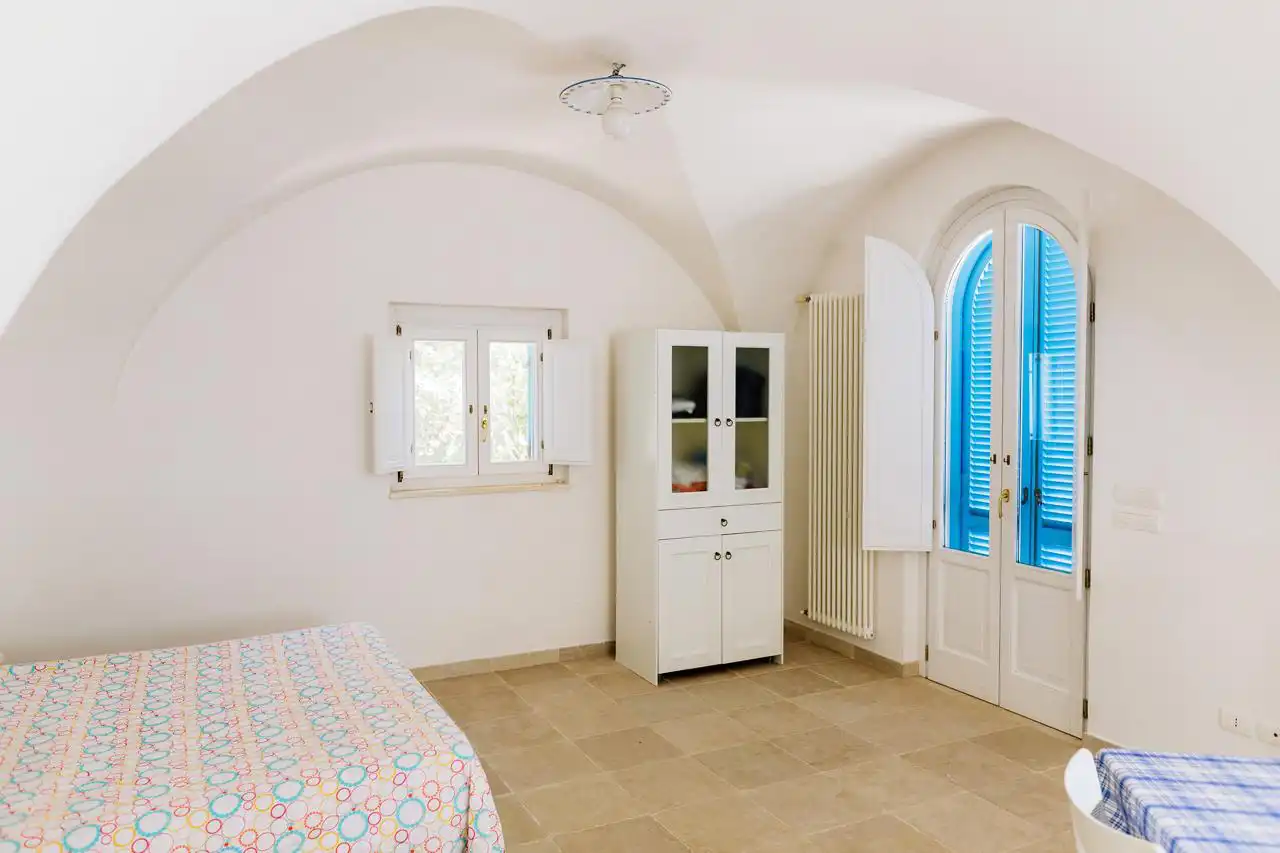 Puglia-vendita-Villa-con-Trullo-e-piscina (4)