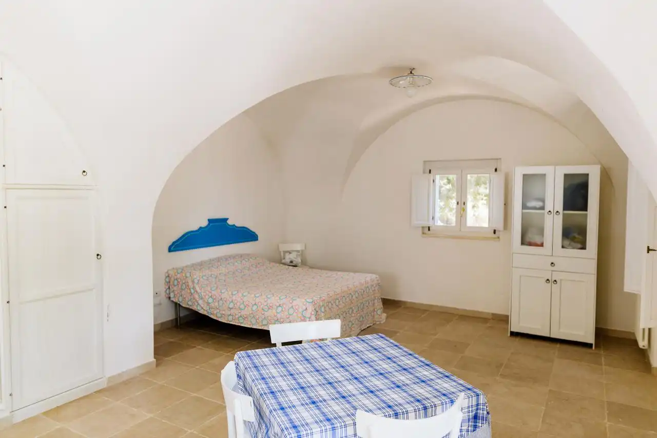 Puglia-vendita-Villa-con-Trullo-e-piscina (5)