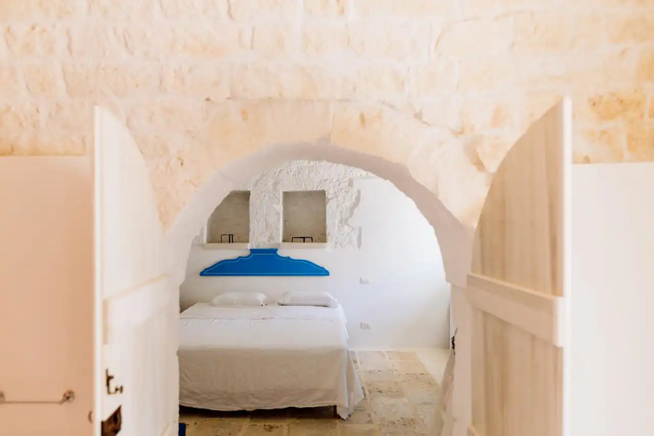 Puglia-vendita-Villa-con-Trullo-e-piscina (7)