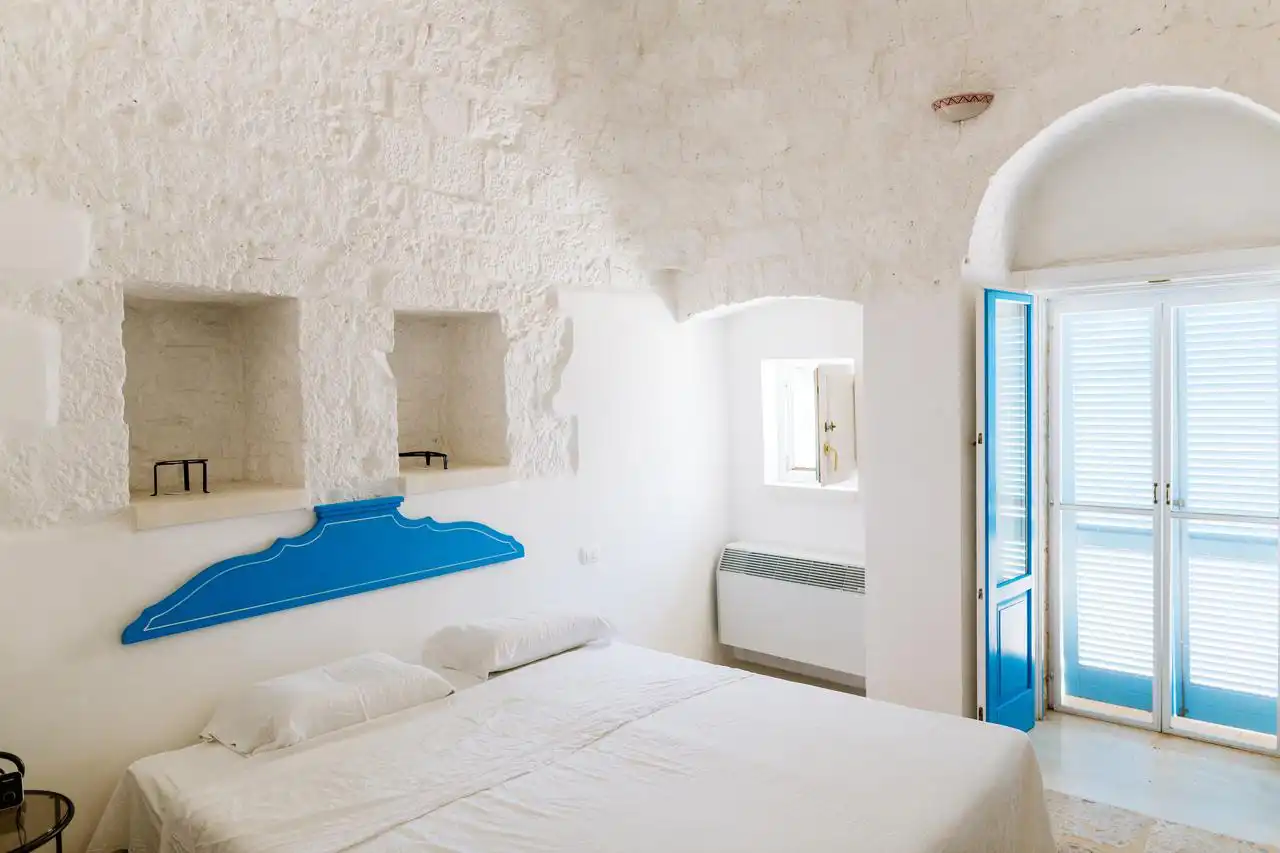 Puglia-vendita-Villa-con-Trullo-e-piscina (9)