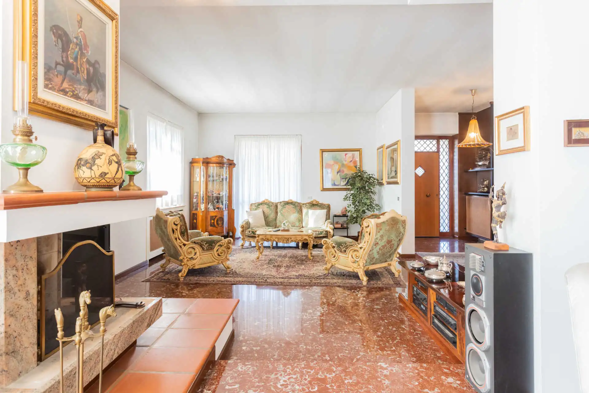 villa-singola-in-vendita-a-Rovello-Porro (11)