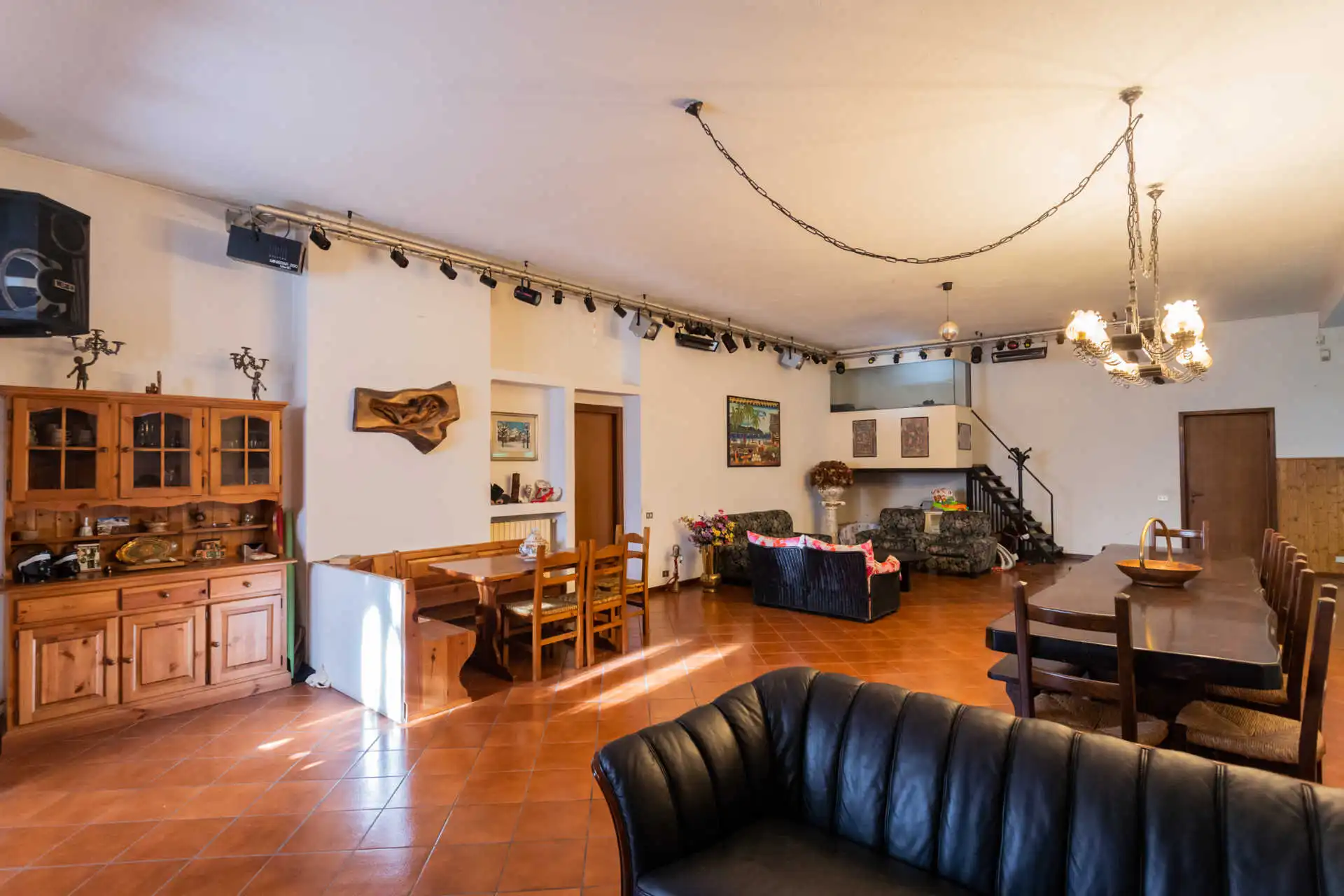 villa-singola-in-vendita-a-Rovello-Porro (30)