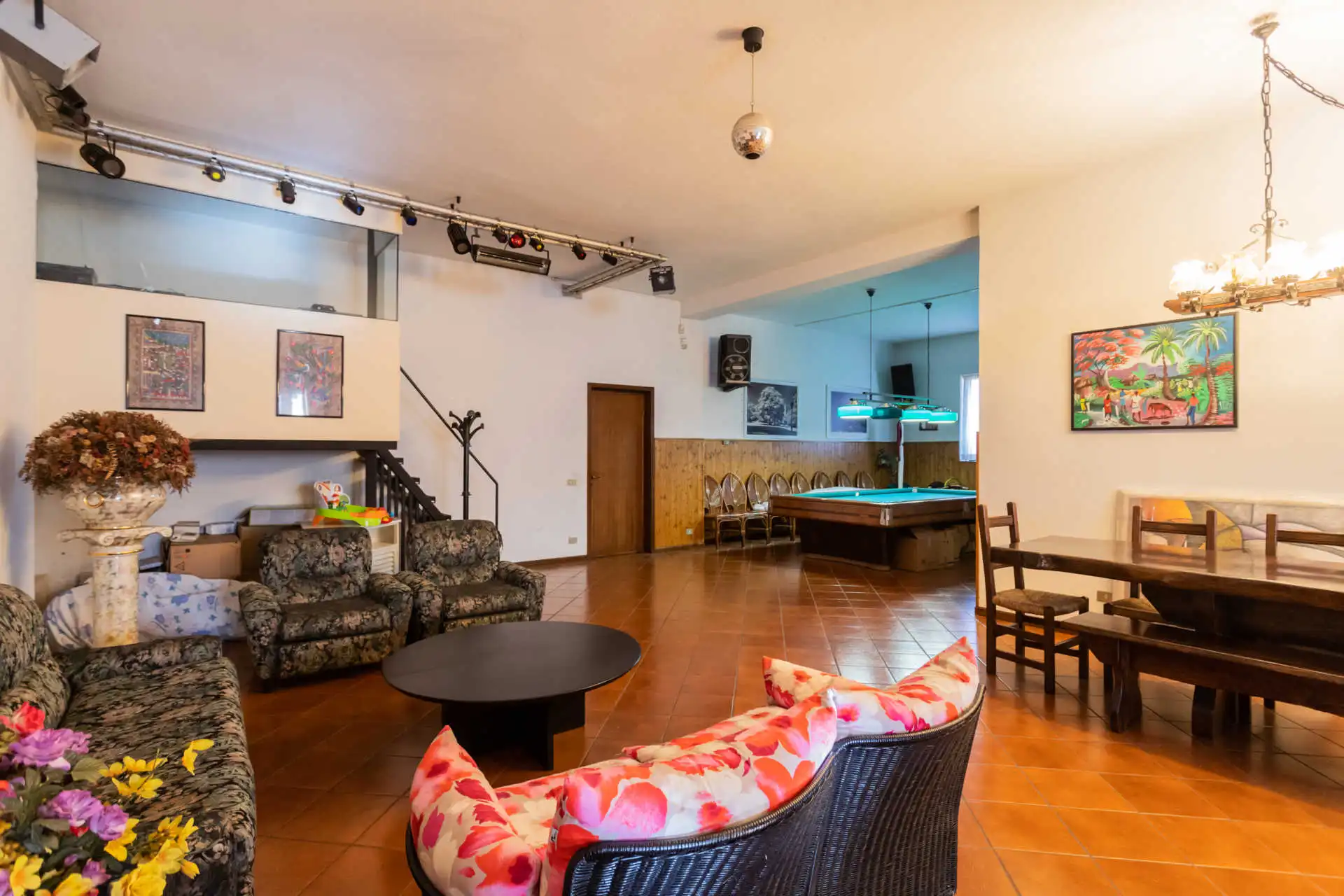 villa-singola-in-vendita-a-Rovello-Porro (31)