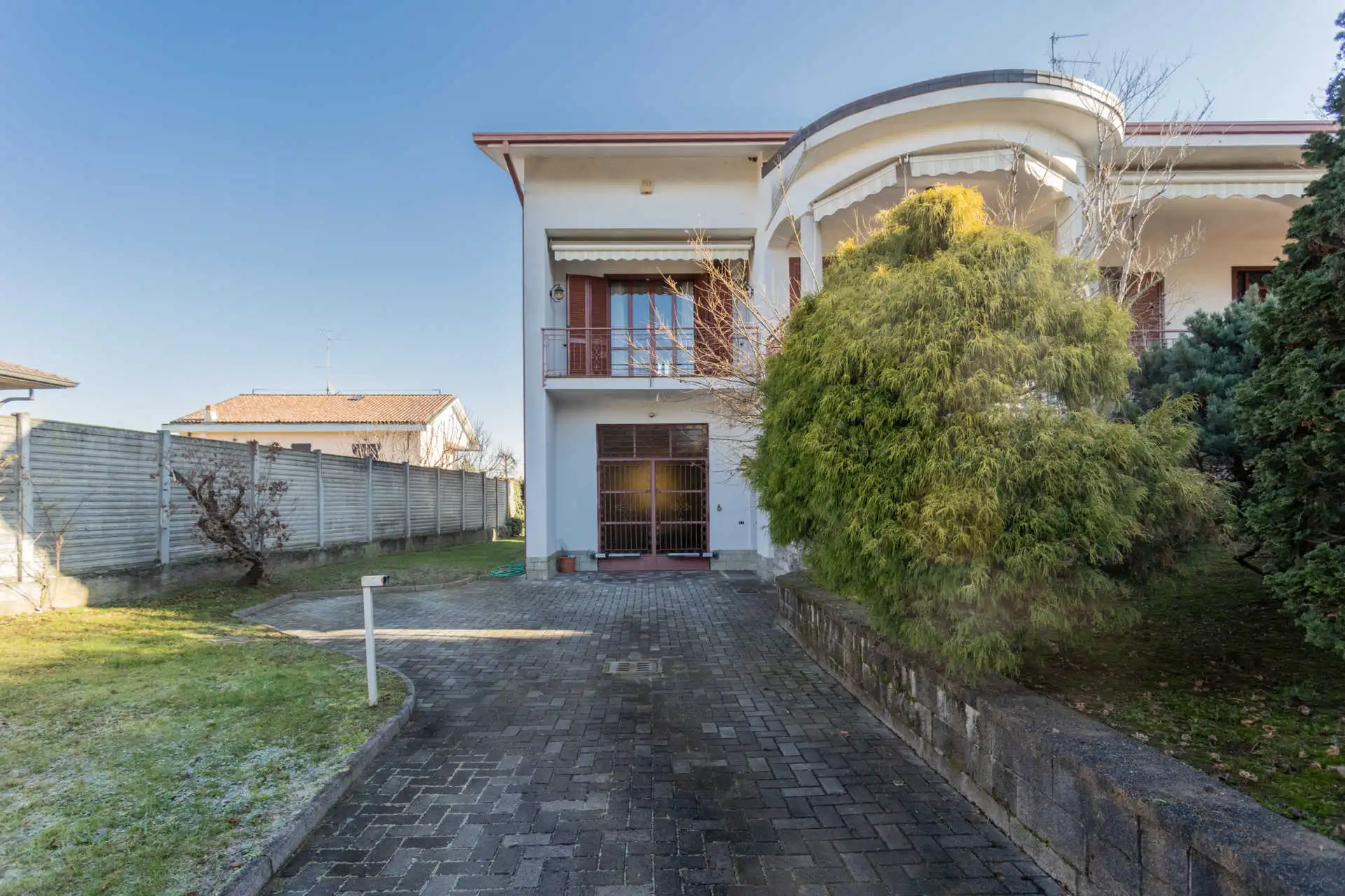 villa-singola-in-vendita-a-Rovello-Porro (39)