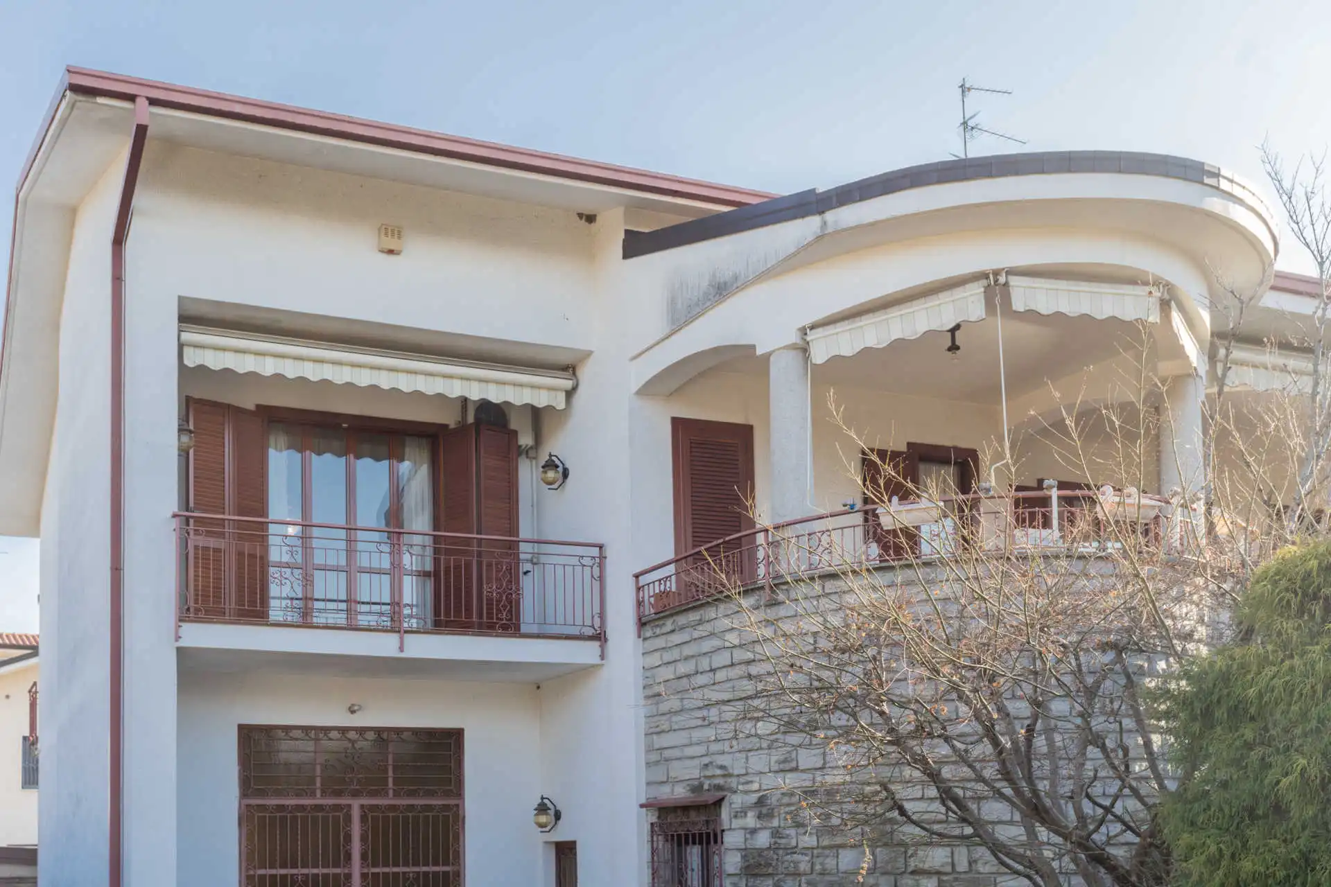 villa-singola-in-vendita-a-Rovello-Porro (40)