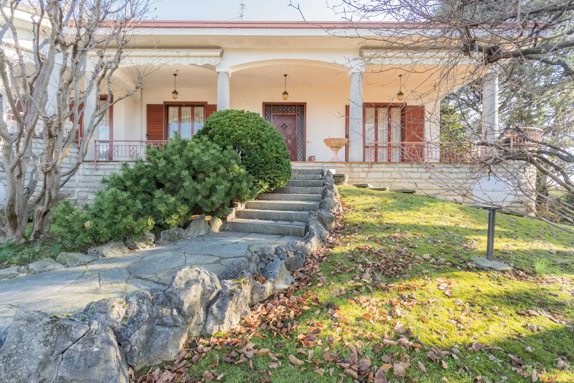 villa-singola-in-vendita-a-Rovello-Porro (42)
