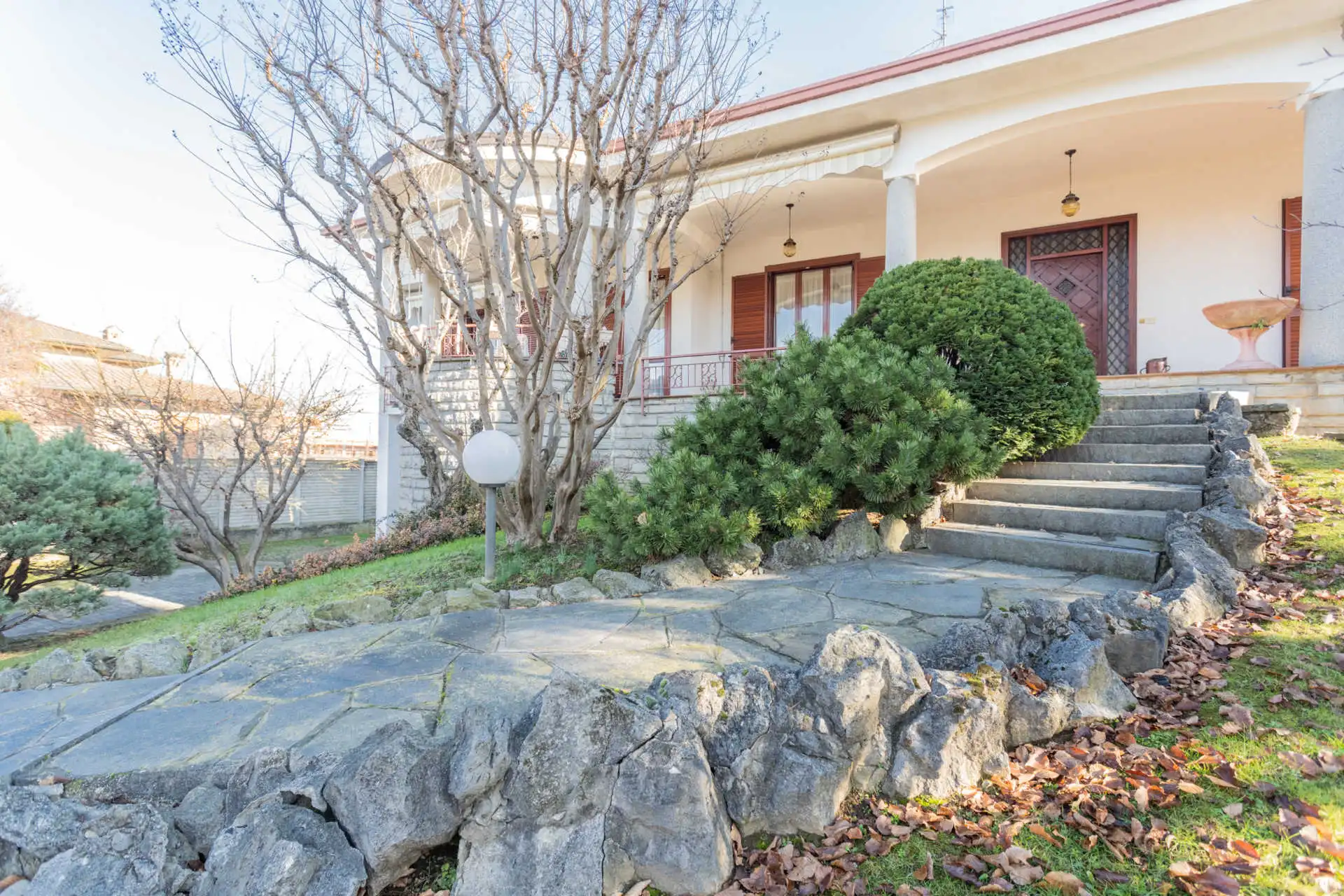 villa-singola-in-vendita-a-Rovello-Porro (43)