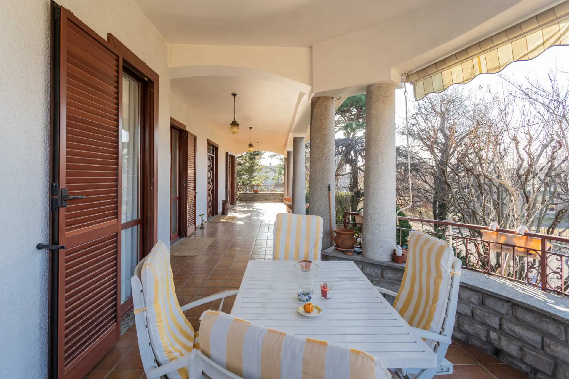 villa-singola-in-vendita-a-Rovello-Porro (45)