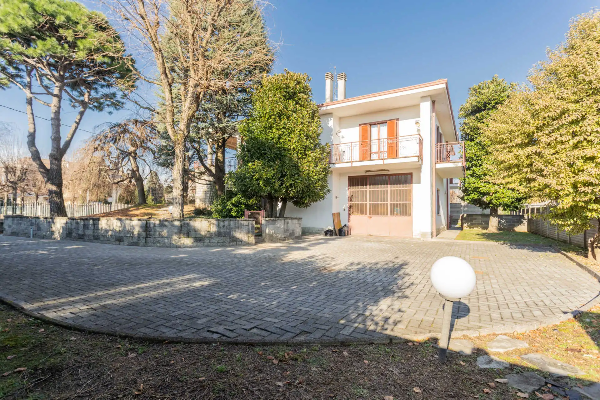villa-singola-in-vendita-a-Rovello-Porro (46)