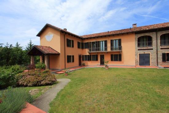 Azienda-vitivinicola-in-vendita-Asti (2)
