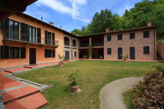 Azienda-vitivinicola-in-vendita-Asti (3)