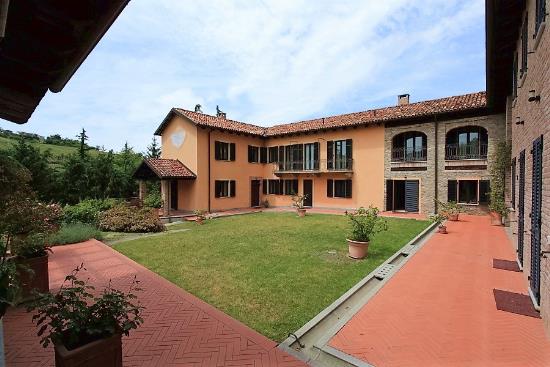 Azienda-vitivinicola-in-vendita-Asti (7)