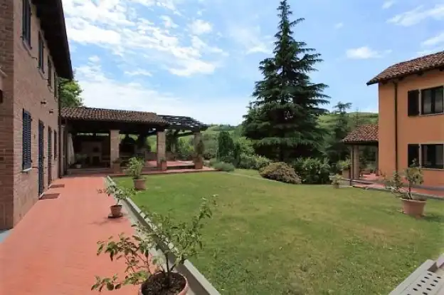 Azienda-vitivinicola-in-vendita-Asti (9)