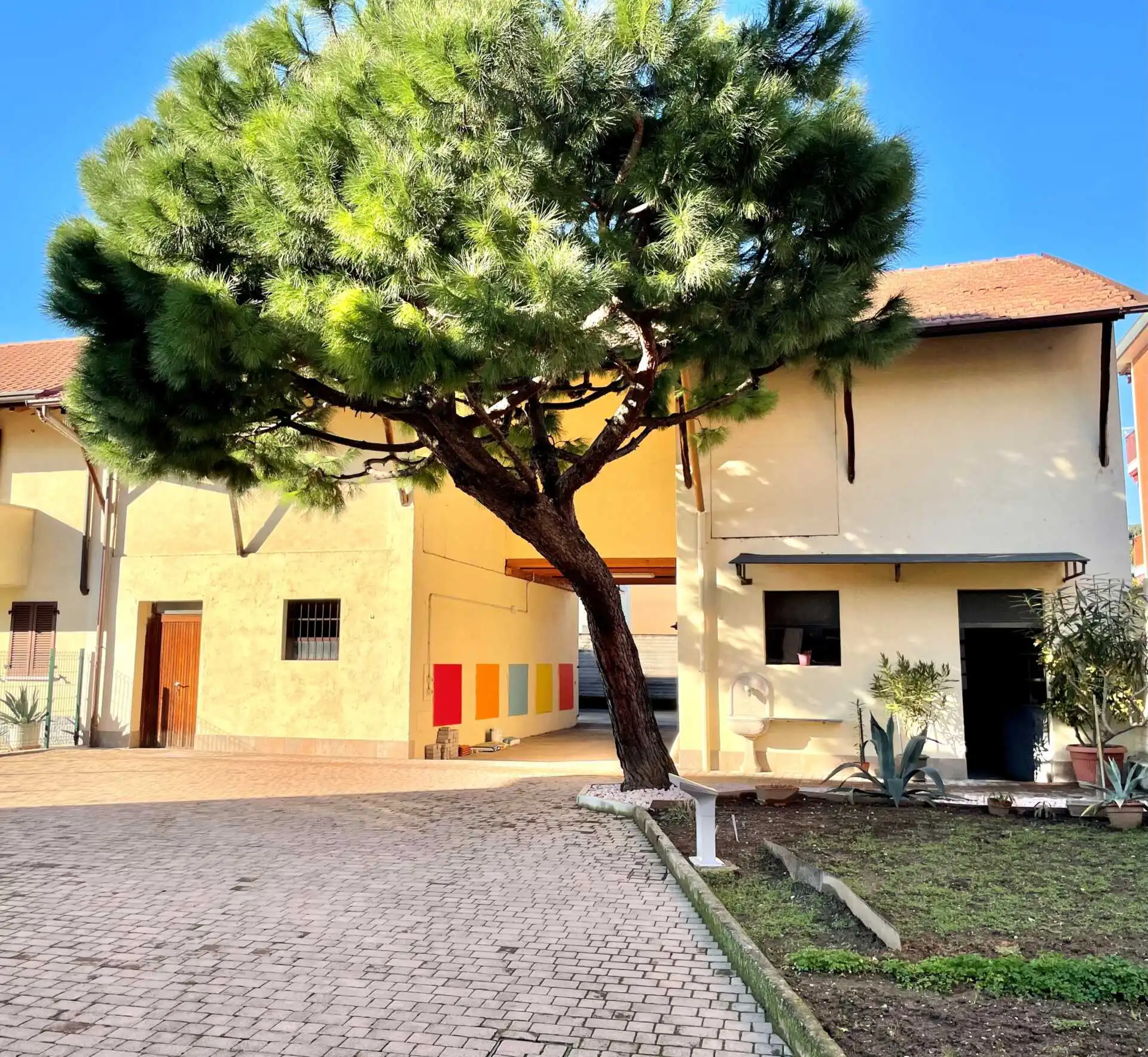 Cambiago-vendita-villa-bifamiliare-divisa-in-2-appartamenti-agenzia-immobiliare-casaestyle (26)
