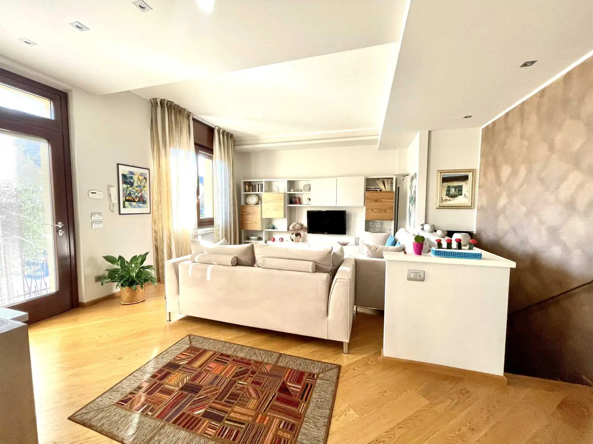 Cambiago-vendita-villa-bifamiliare-divisa-in-2-appartamenti-agenzia-immobiliare-casaestyle (6)