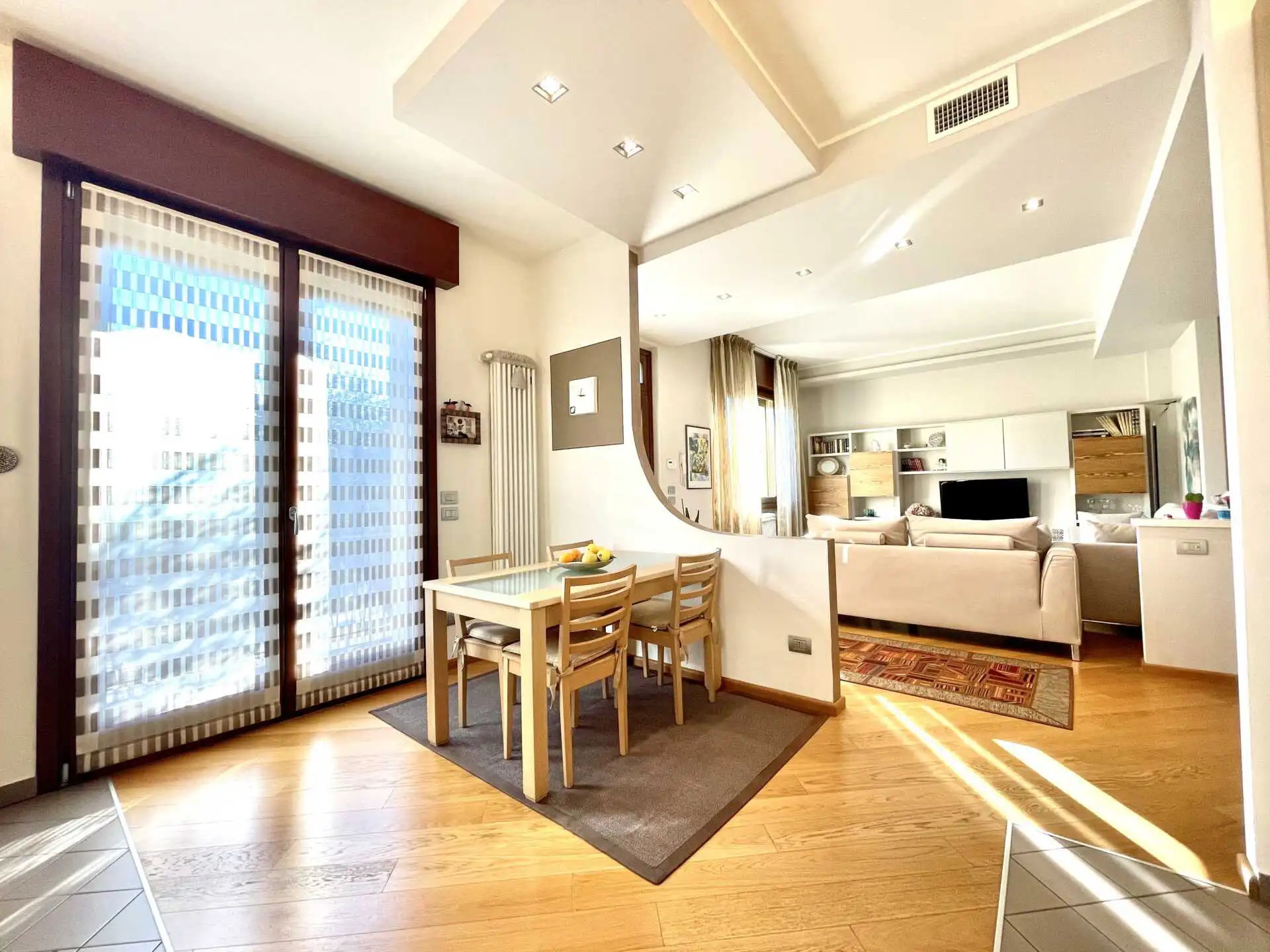 Cambiago-vendita-villa-bifamiliare-divisa-in-2-appartamenti-agenzia-immobiliare-casaestyle (8)